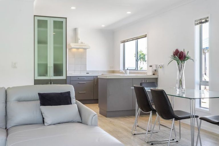 Photo of property in 418a Old Te Atatu Road, Te Atatu Peninsula, Auckland, 0610