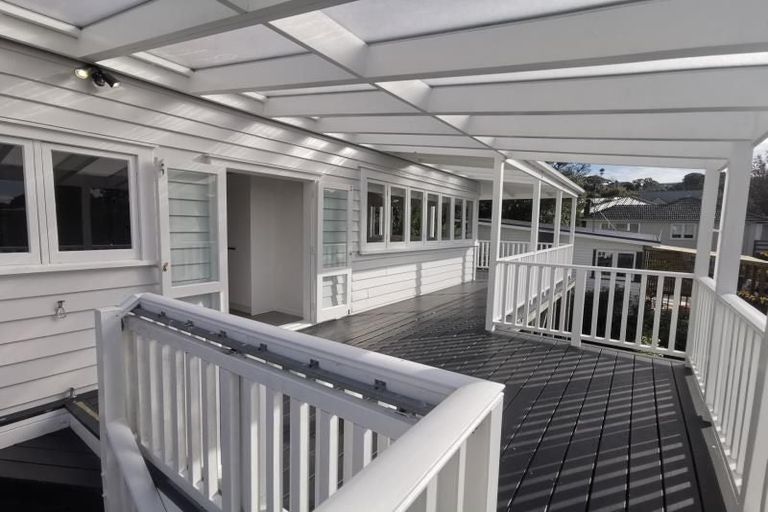 Photo of property in 46 Colonial Road, Birkenhead, Auckland, 0626