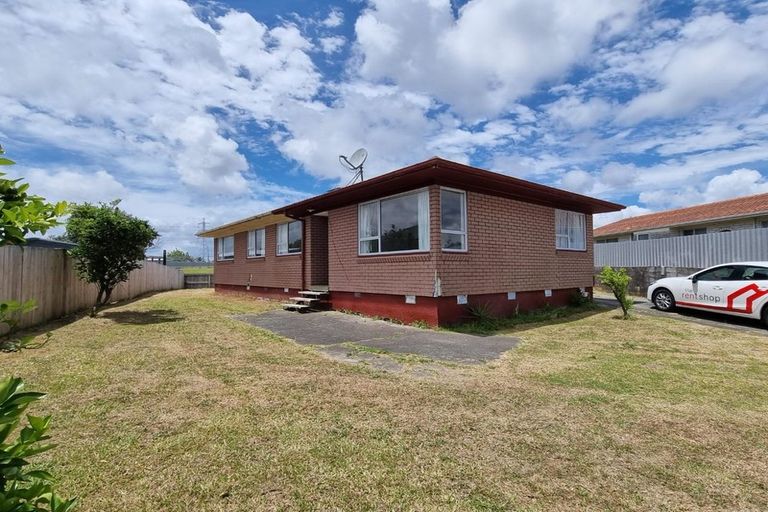 Photo of property in 8 Vetori Place, Clover Park, Auckland, 2023