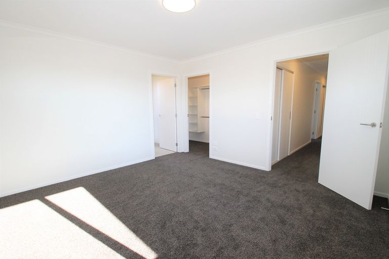 Photo of property in 33 Silver Springs Boulevard, Mosgiel, 9024