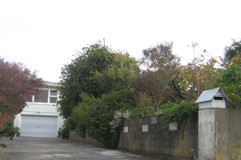 Photo of property in 3 Lane Crescent, Tawa, Wellington, 5028