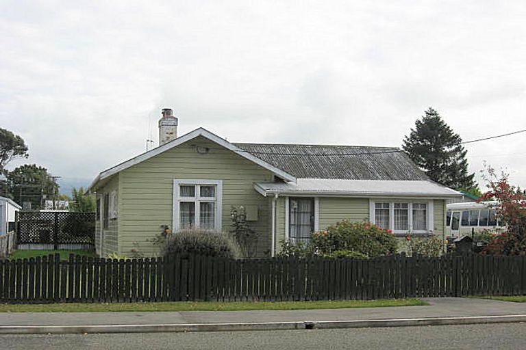 Photo of property in 28 Naylor Street, Waimate, 7924