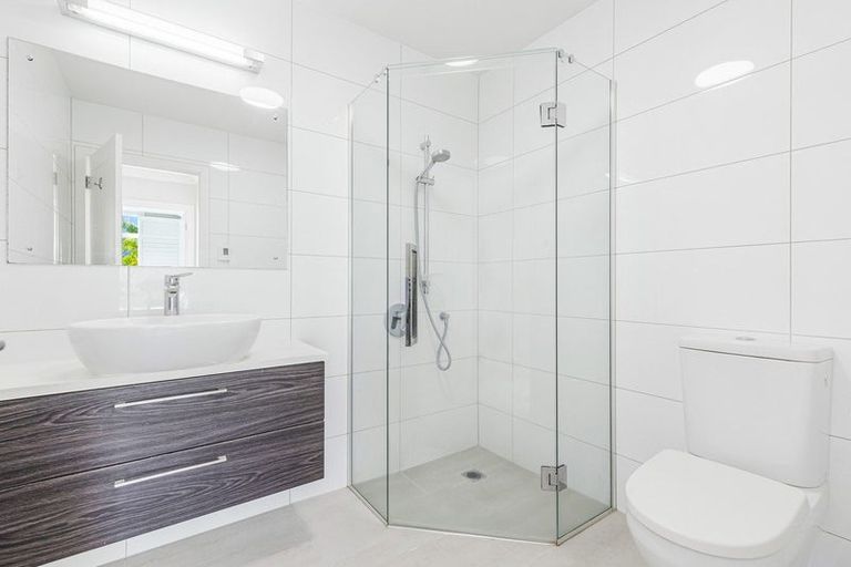 Photo of property in 30 Rewa Rewa Lane, Orewa, 0931