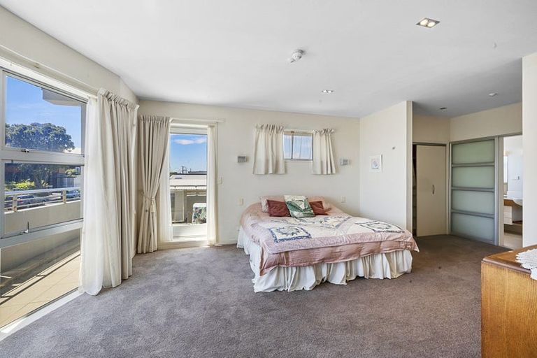 Photo of property in Quarterdeck, 6/4 Buller Street, New Plymouth, 4310