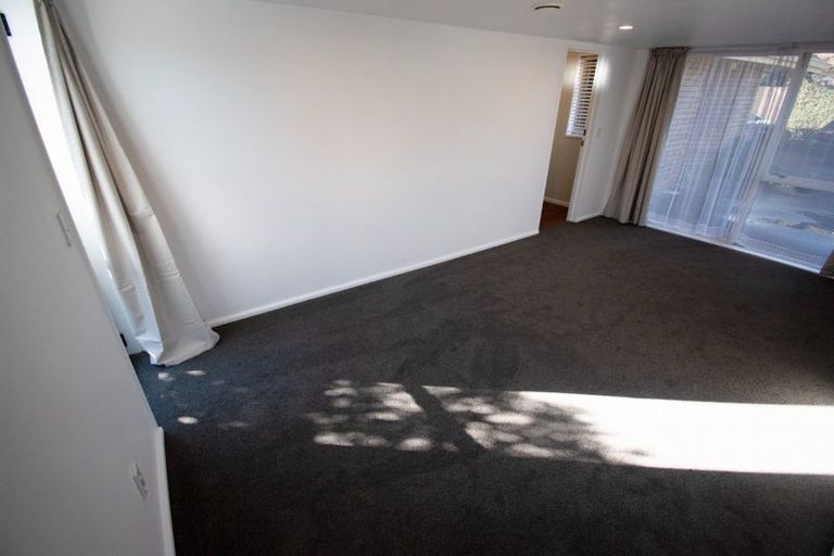 Photo of property in 2/18 Kirsten Place, Parklands, Christchurch, 8083
