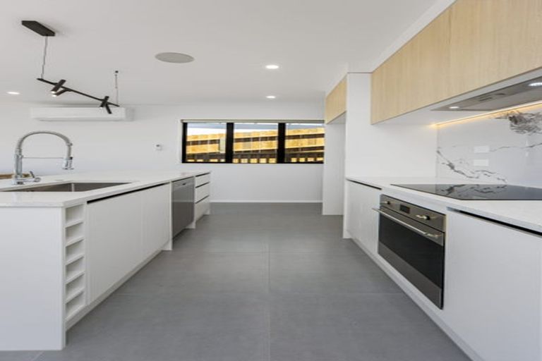 Photo of property in 254a Whangaparaoa Road, Red Beach, 0932