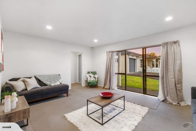 Photo of property in 2/15 Miro Road, Mangere Bridge, Auckland, 2022