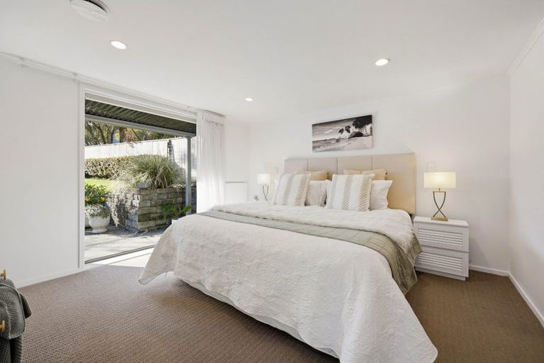 Photo of property in 5 Liston Crescent, Cockle Bay, Auckland, 2014