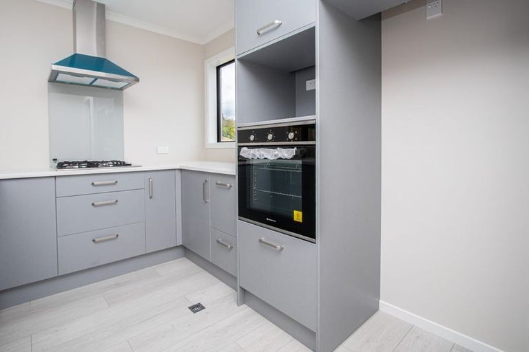 Photo of property in 2/1 Splitt Avenue, Glenview, Hamilton, 3206