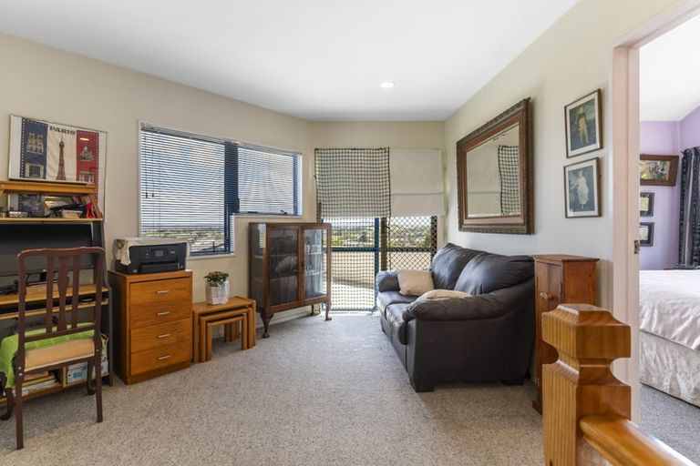 Photo of property in 40 Mccahill Views, Botany Downs, Auckland, 2010