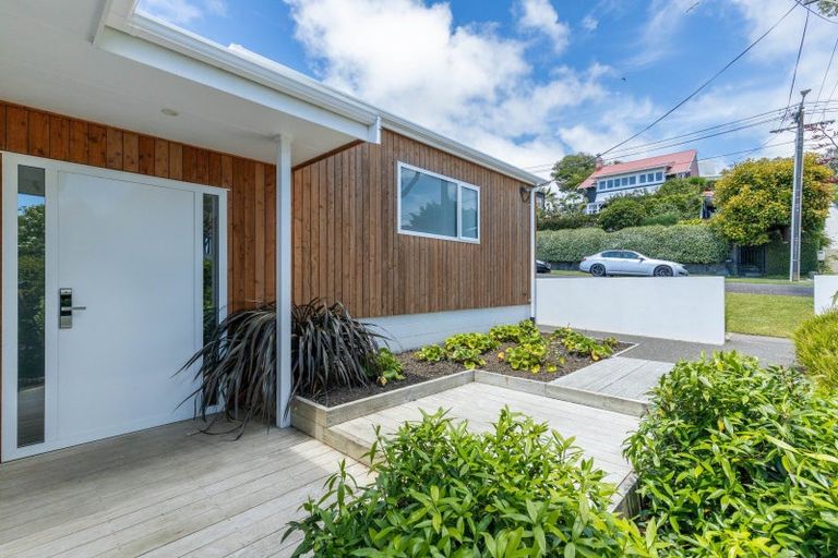 Photo of property in 125 Pendarves Street, New Plymouth, 4312