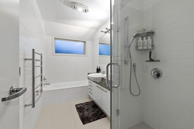 Photo of property in 3/309 Beach Road, Campbells Bay, Auckland, 0630