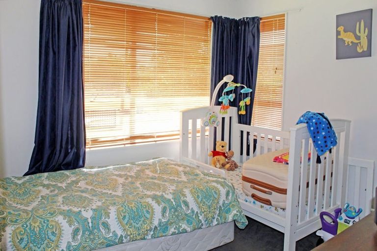 Photo of property in 7 Denver Place, Milson, Palmerston North, 4414