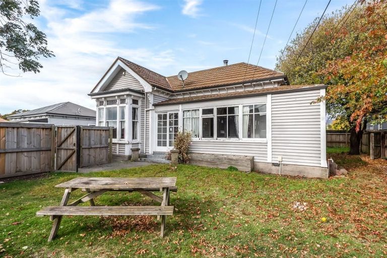 Photo of property in 258 Edgeware Road, Edgeware, Christchurch, 8013