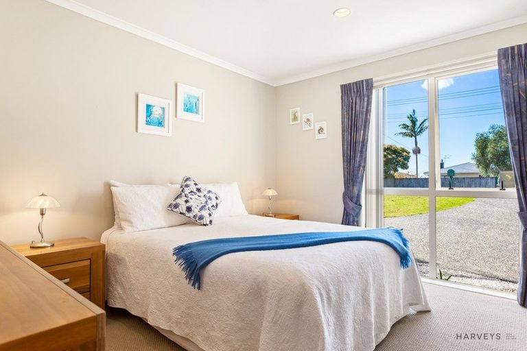 Photo of property in 185 Sturges Road, Henderson, Auckland, 0612