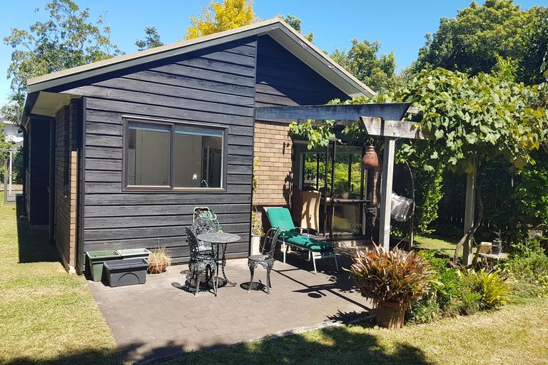 Photo of property in 1/28 Saint Annes Crescent, Wattle Downs, Auckland, 2103