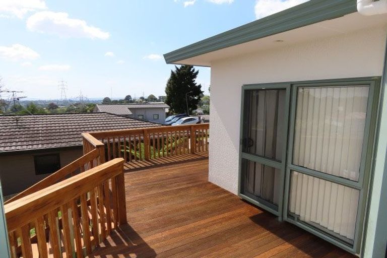 Photo of property in 6 Longview Rise, Massey, Auckland, 0614