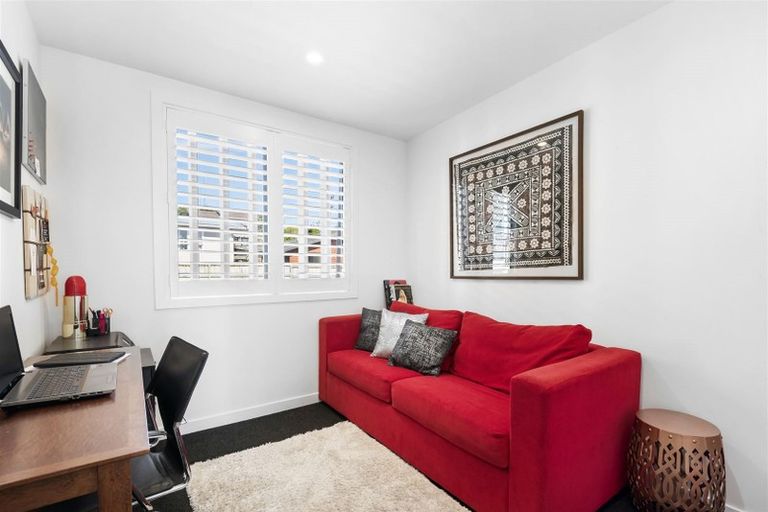 Photo of property in 6/50 Ocean View Road, Northcote, Auckland, 0627