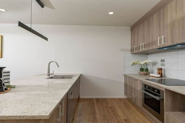 Photo of property in 21 Korokio Lane, Henderson, Auckland, 0612