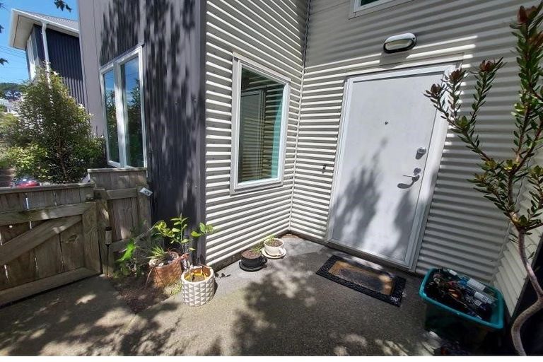 Photo of property in 1 Luxford Street, Berhampore, Wellington, 6023