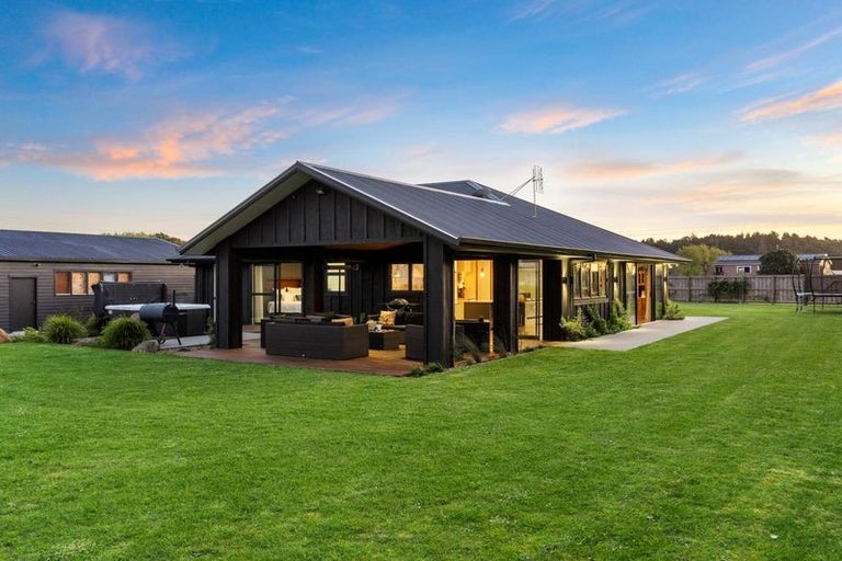 Photo of property in 142 Schlaepfer Road, Pukekohe, 2676