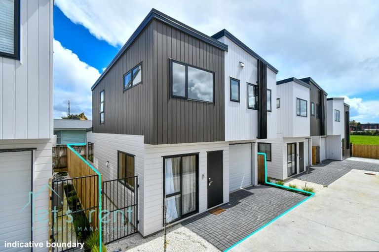 Photo of property in 104b Edgewater Drive, Pakuranga, Auckland, 2010
