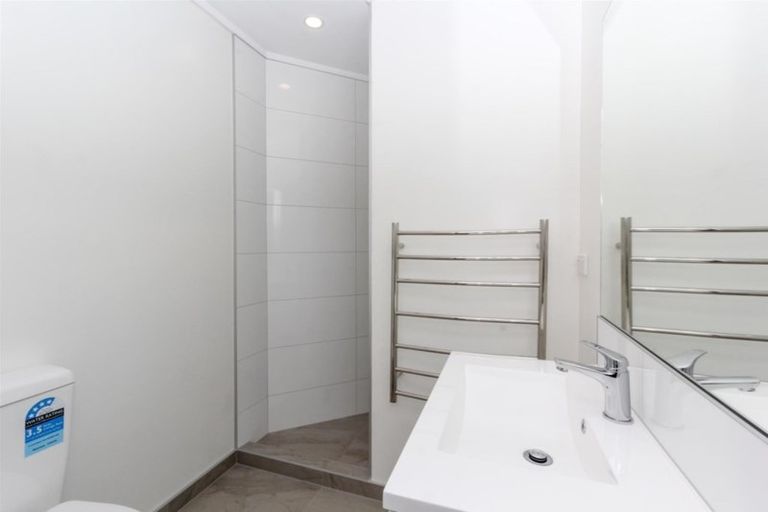 Photo of property in 2 Wayne Place, Ferndale, New Plymouth, 4310