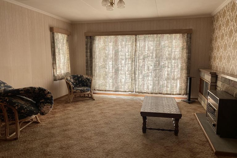 Photo of property in 4 Tongariro Street, Castlecliff, Whanganui, 4501