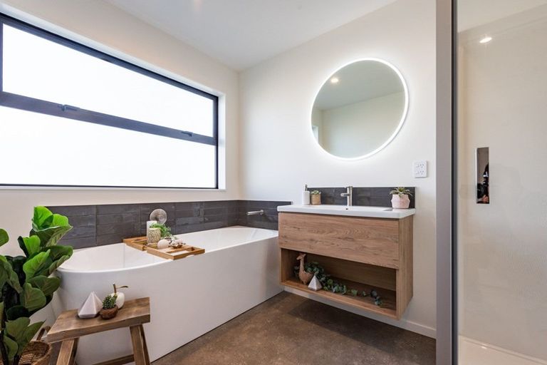 Photo of property in 14 Seagrass Place, Otaki Beach, Otaki, 5512