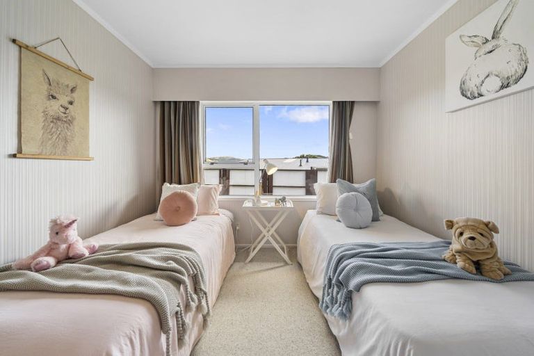 Photo of property in 32 Cranwell Street, Churton Park, Wellington, 6037