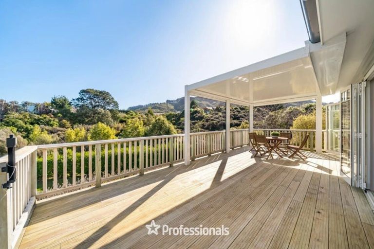 Photo of property in 14 Ronald Scott Grove, Riverstone Terraces, Upper Hutt, 5018
