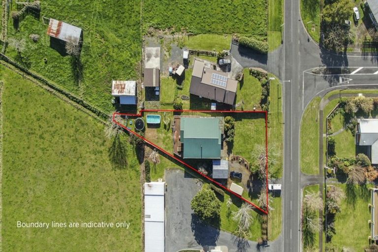 Photo of property in 39 Pipiroa Road, Ngatea, 3503