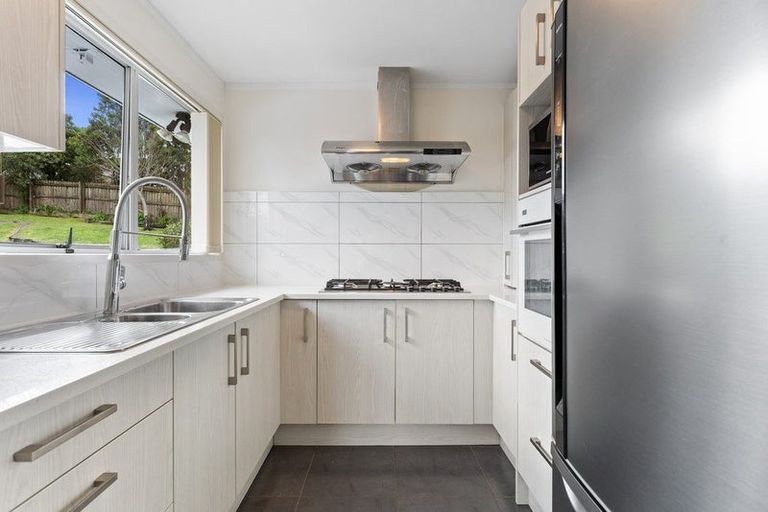 Photo of property in 8 Skyla Place, Massey, Auckland, 0614