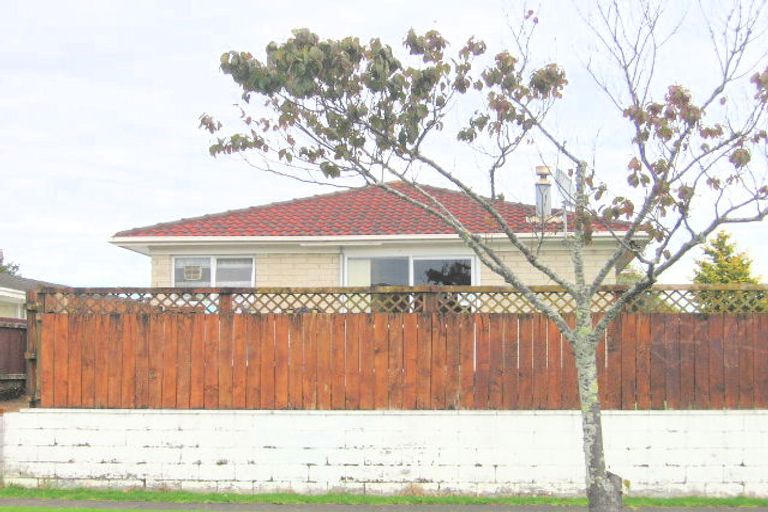 Photo of property in 2/12 Omana Road, Papatoetoe, Auckland, 2025