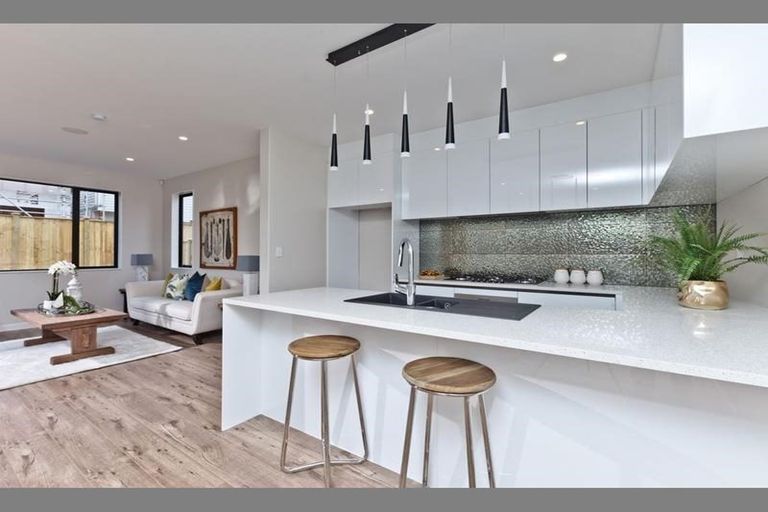 Photo of property in 47 Greenfinch Road, Hobsonville, Auckland, 0616