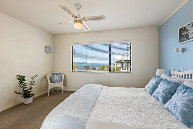 Photo of property in 16 Kahurangi Place, Snells Beach, 0920