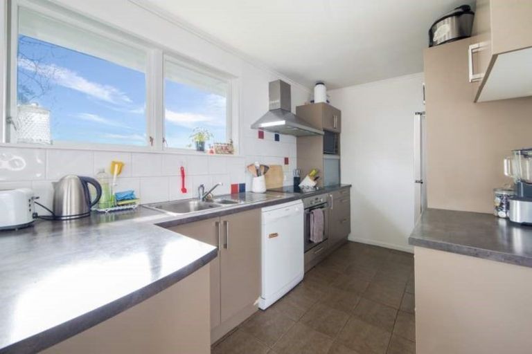 Photo of property in 2/53 Bruce Road, Glenfield, Auckland, 0629