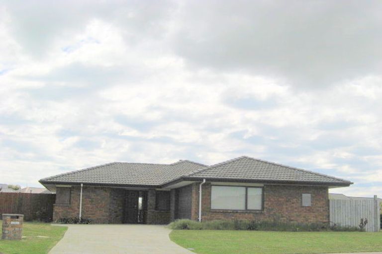 Photo of property in 30 Welsford Street, Woodend, 7610