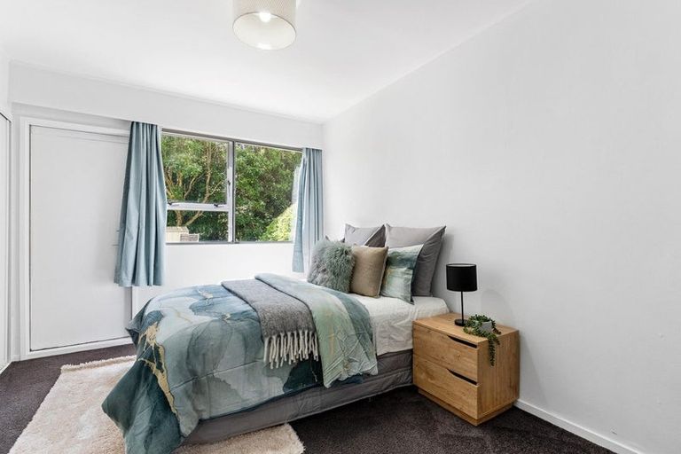 Photo of property in 5 Brydon Way, Paparangi, Wellington, 6037