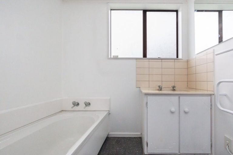 Photo of property in 4 Cedar Grove, Highbury, Palmerston North, 4412