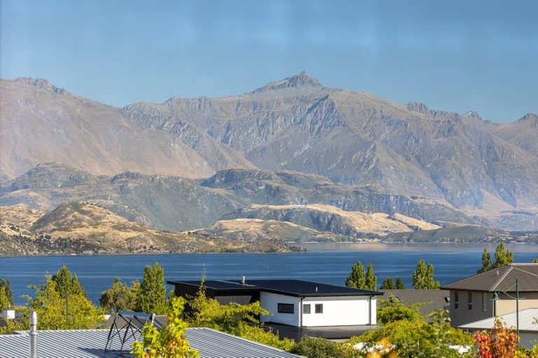 Photo of property in 5 Clearview Street, Wanaka, 9305