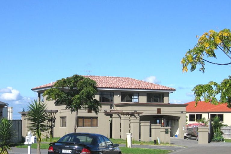 Photo of property in 15 Tollana Road, Te Atatu Peninsula, Auckland, 0610