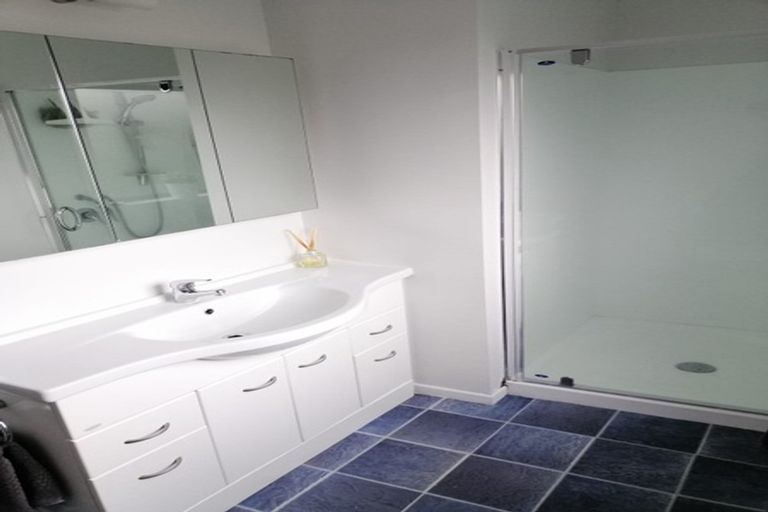 Photo of property in 24 Montclair Rise, Browns Bay, Auckland, 0630