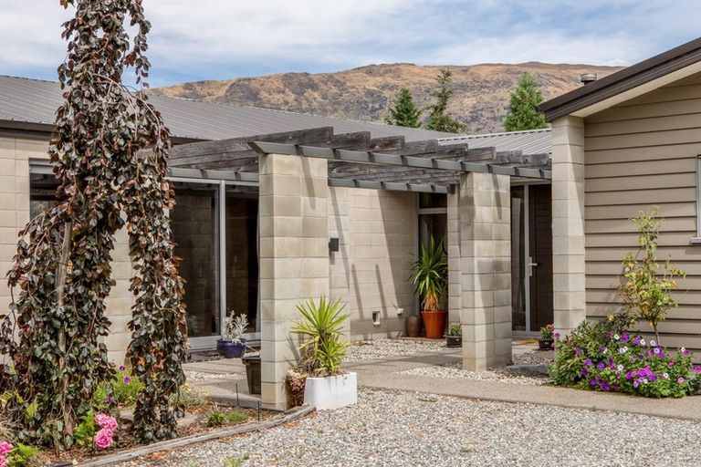 Photo of property in 293 Riverbank Road, Wanaka, 9382