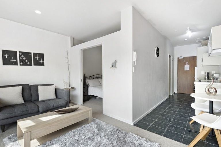 Photo of property in Atrium Towers, 1n/154 The Terrace, Wellington Central, Wellington, 6011