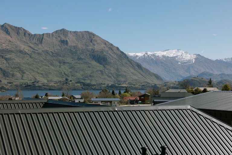 Photo of property in 60 Kirimoko Crescent, Wanaka, 9305