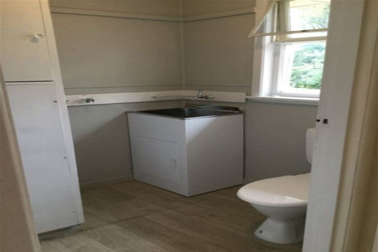 Photo of property in 10 Boler Place, New Lynn, Auckland, 0600