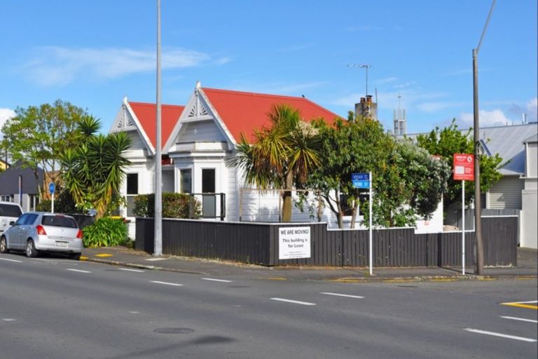 Photo of property in 46 Vivian Street, New Plymouth, 4310