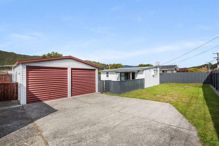 Photo of property in 188 Wellington Road, Wainuiomata, Lower Hutt, 5014