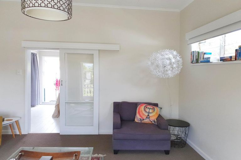 Photo of property in 2/68 Shakespeare Road, Bluff Hill, Napier, 4110